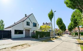 Luxe villa vlak aan bos vlotte verbinding Brugge